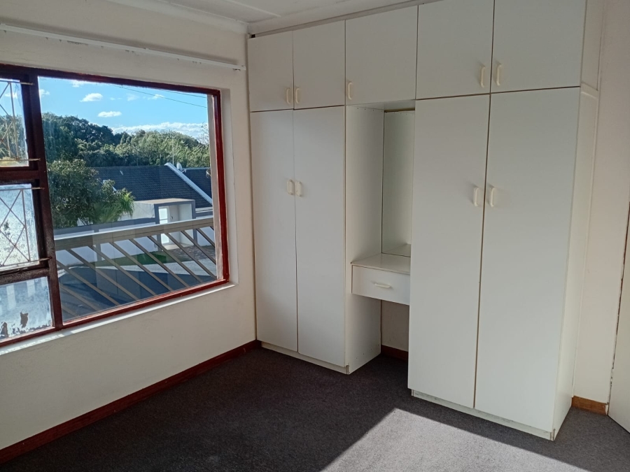 1 Bedroom Property for Sale in Bonza Bay Eastern Cape